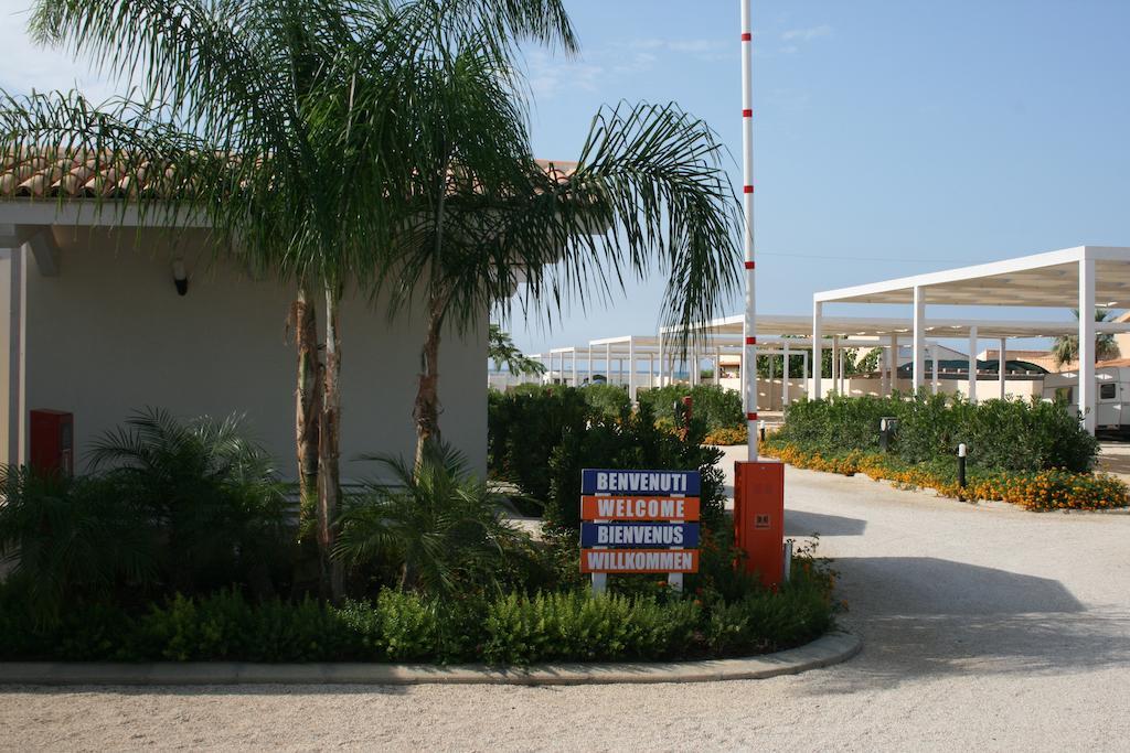Camping Luminoso Hotell Punta Braccetto Exteriör bild